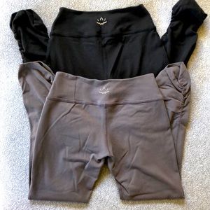 Bundle of 2 Beyond Yoga leggings